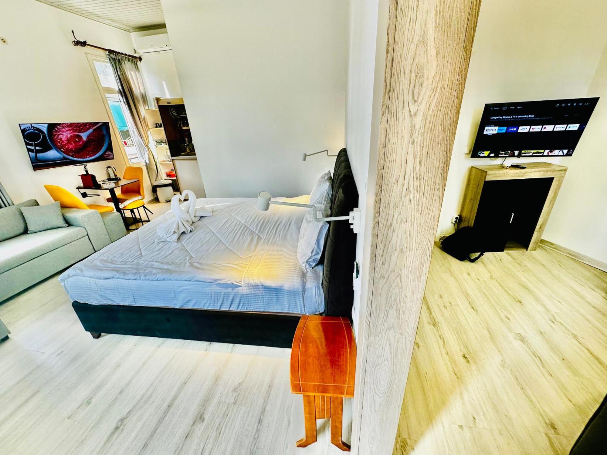 Travelers Luxury Suites, Studios & Apartments Corfu  Экстерьер фото
