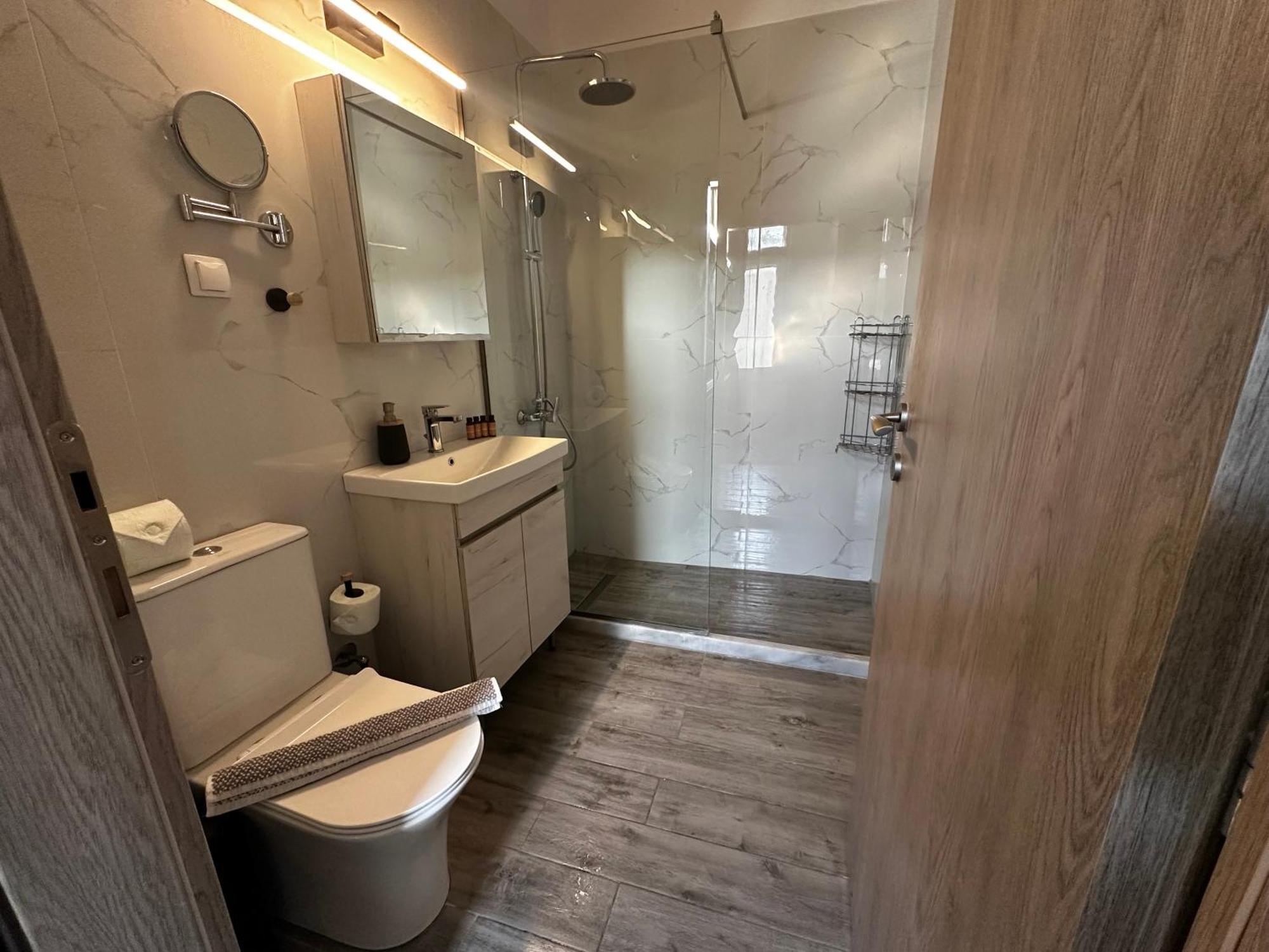 Travelers Luxury Suites, Studios & Apartments Corfu  Экстерьер фото