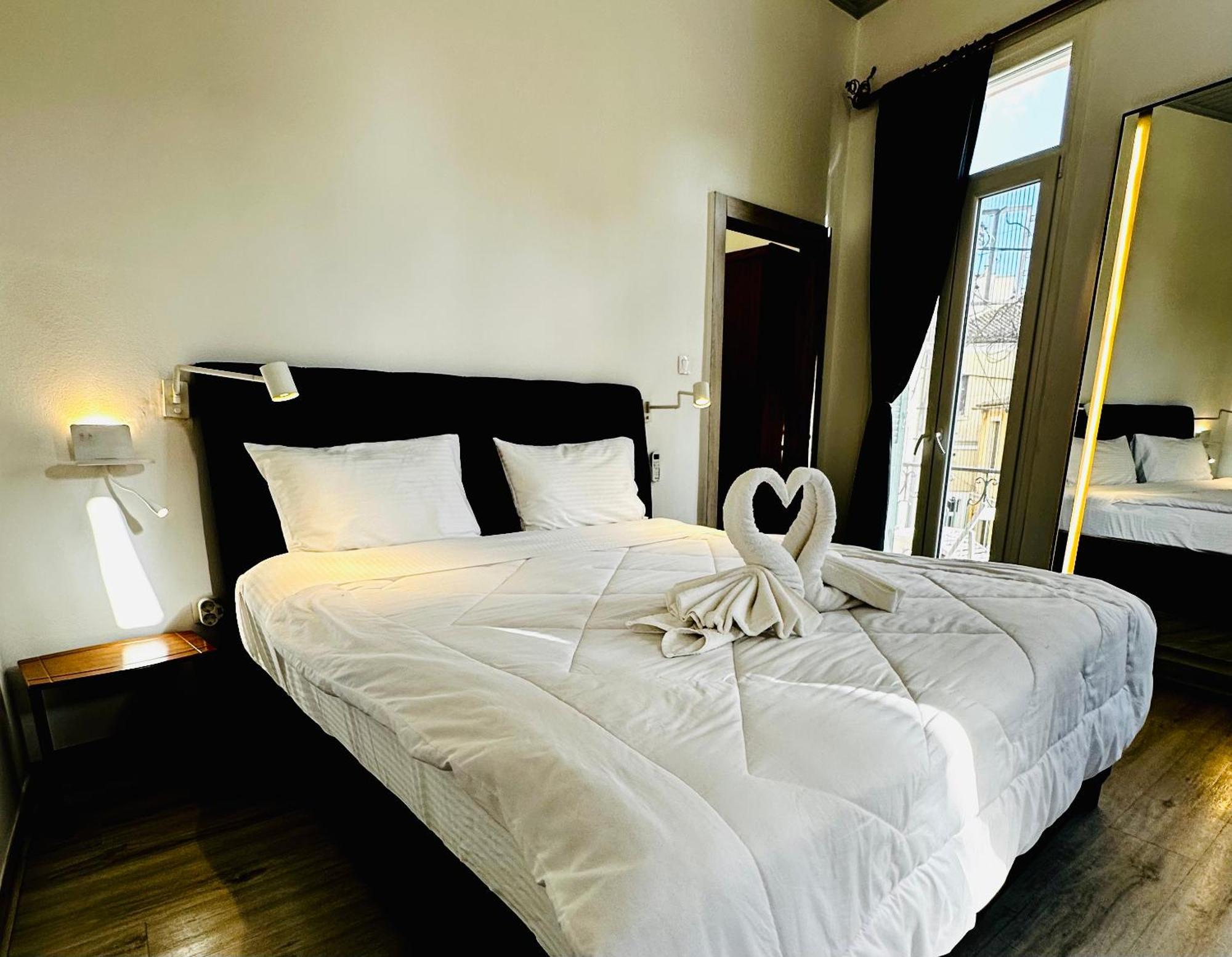Travelers Luxury Suites, Studios & Apartments Corfu  Экстерьер фото