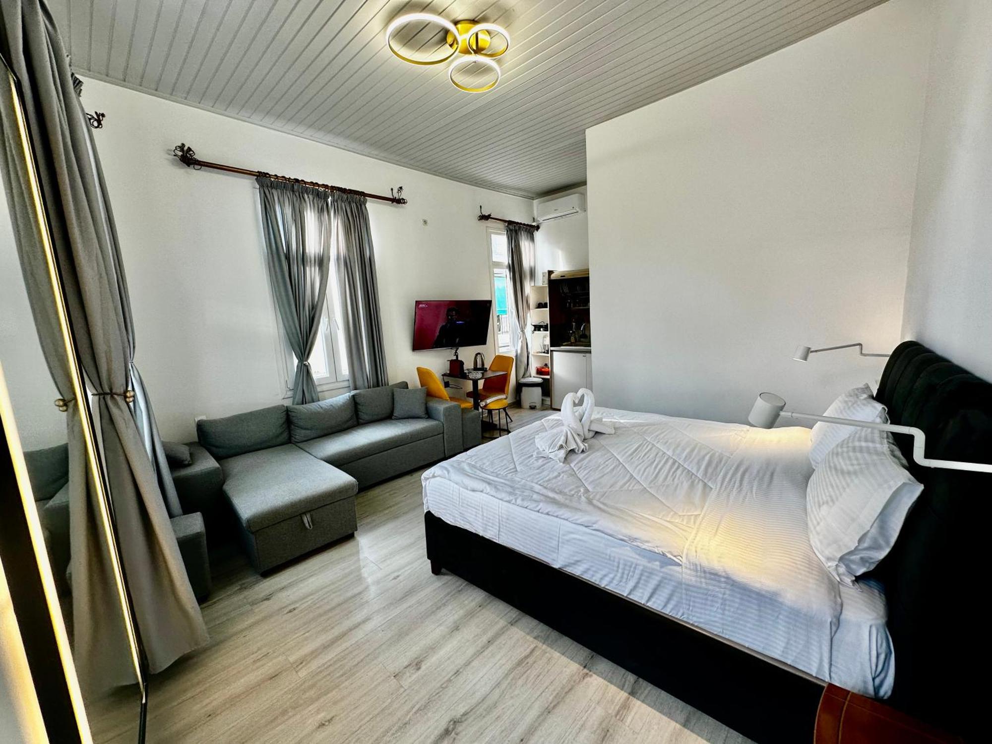 Travelers Luxury Suites, Studios & Apartments Corfu  Экстерьер фото
