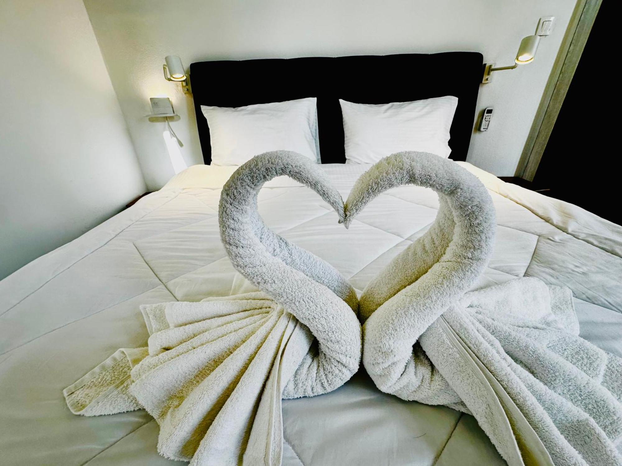 Travelers Luxury Suites, Studios & Apartments Corfu  Экстерьер фото